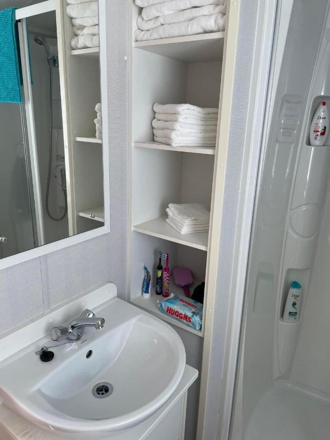 Parkdean Static Caravan On Cherry Tree Holiday Park Great Yarmouth Exterior foto